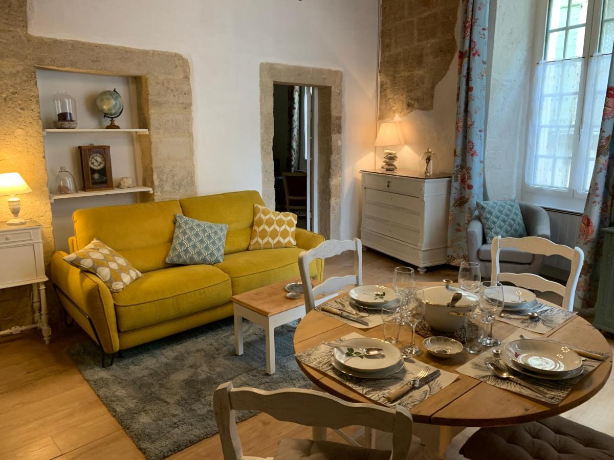 Appartement de charme dans le cœur historique d’Uzès Esterno foto