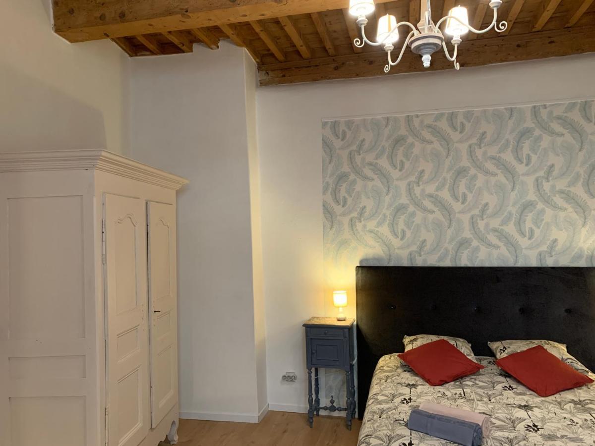 Appartement de charme dans le cœur historique d’Uzès Esterno foto
