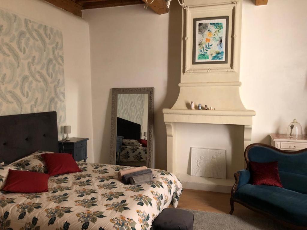 Appartement de charme dans le cœur historique d’Uzès Esterno foto